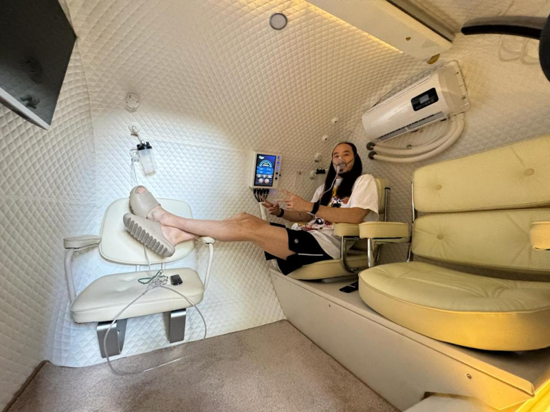 hyperbaric oxygen chamber